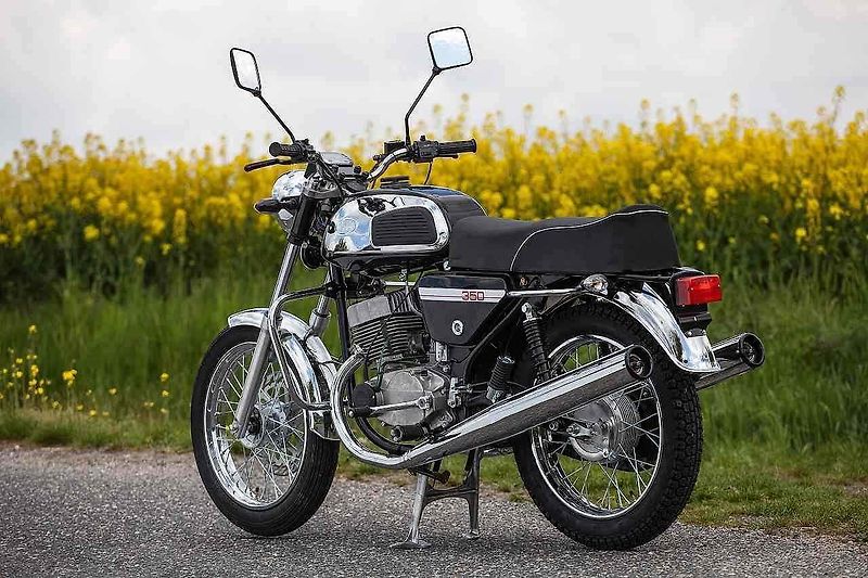 Jawa 350 Retro.