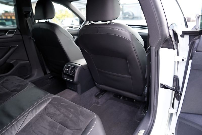 Volkswagen Arteon 2.0 TDI/4Motion/DSG/R-line - fotka 30 z 40
