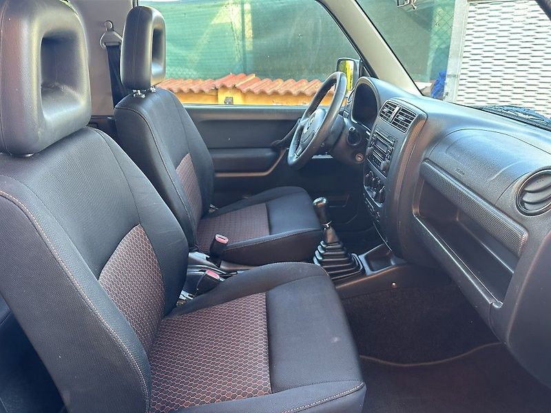 Suzuki Jimny 1.3i 63kW serviska Top stav - fotka 20 z 23