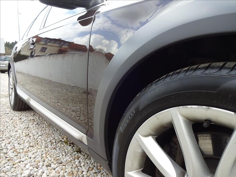 Audi A6 Allroad 3,0 TDI 176kW QUATRO - fotka 10 z 63