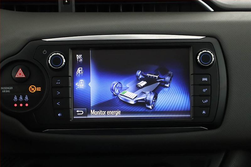 Toyota Yaris (2016) 1.5 Hybrid, Automat - fotka 14 z 17