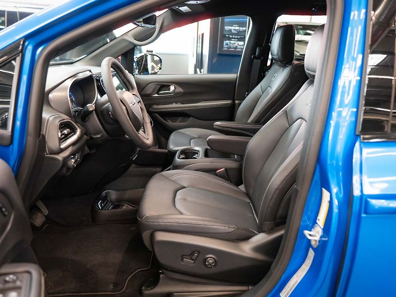 Chrysler Pacifica (2026) 3.6 Select AWD, 360 Cam 2x LCD - fotka 14 z 37