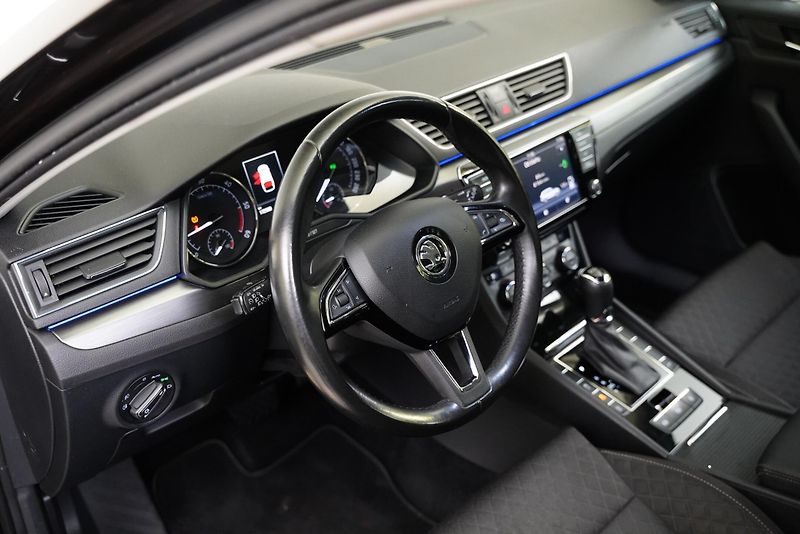 Škoda Superb - fotka 14 z 27
