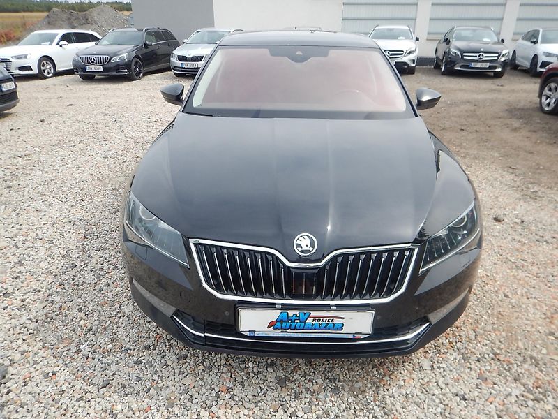 Škoda Superb 2.0 TDI, DSG, 4x4, TAŽNÉ - fotka 3 z 35