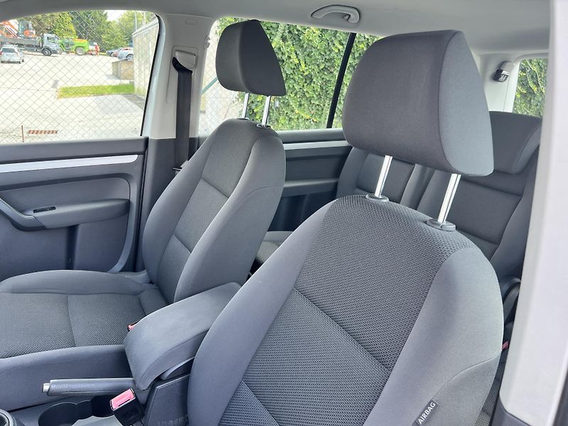 Volkswagen Touran 1.2TSi 77kw  7MÍST TEMPOMAT  - fotka 10 z 44