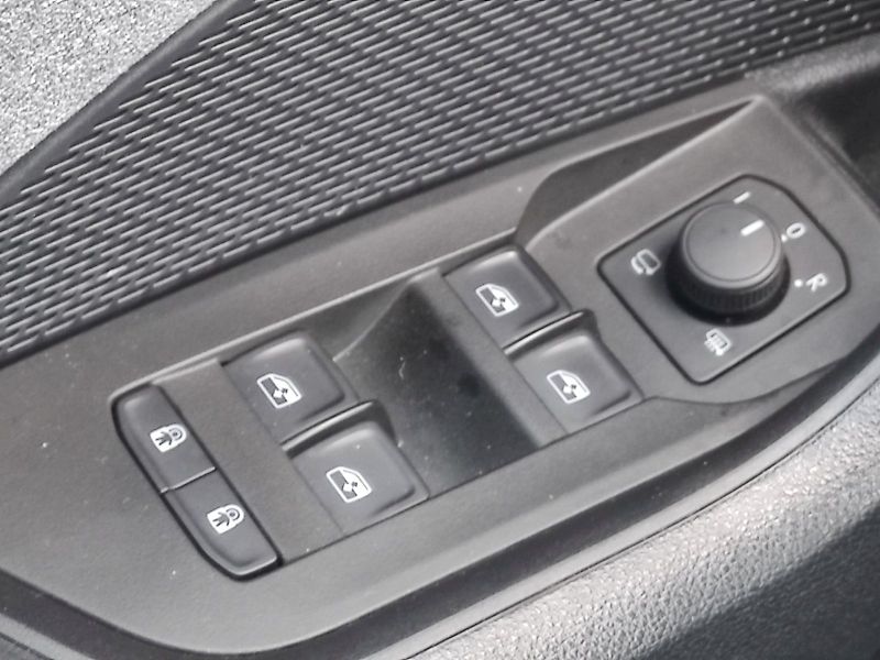 Škoda Octavia (2024) Top Selection 1,5 Tsi 110 kw D - fotka 23 z 36