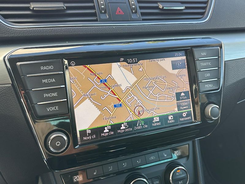 Škoda Superb AMBITION DSG - fotka 26 z 27