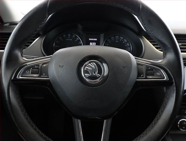 Škoda Octavia (2014) 1.6 TDI, Serv.kniha, Tempomat - fotka 8 z 15