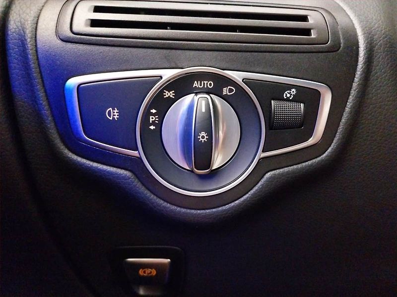Mercedes-Benz GLC (2022) 300 d 4MATIC - fotka 20 z 24