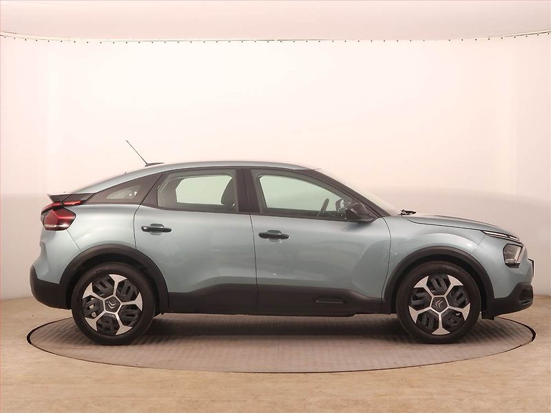 Citroën C4 (2022) Feel 1.2 PureTech, ČR,1.maj - fotka 6 z 15
