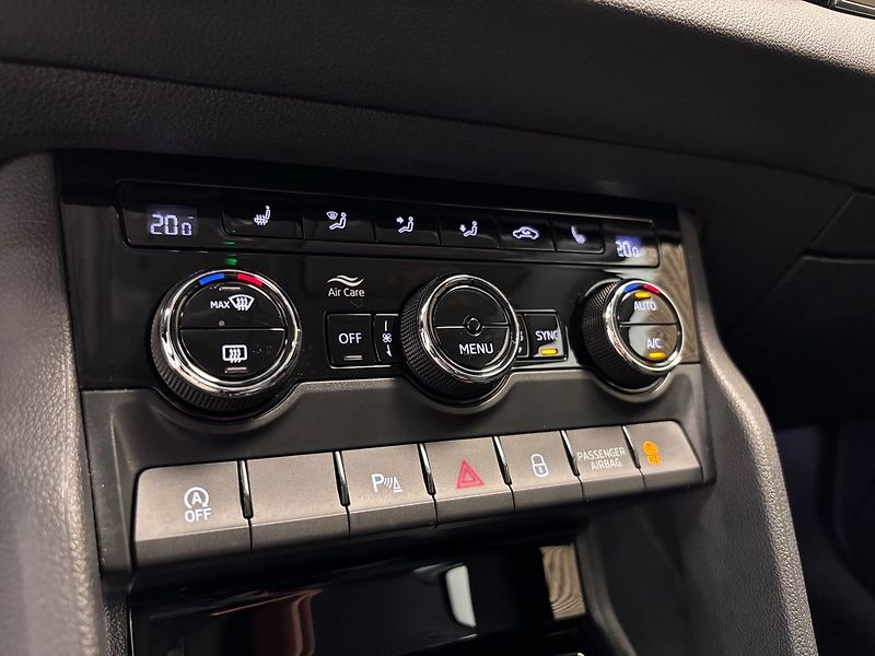 Škoda Karoq SPORTLINE 1.5 TSI 110kw - fotka 18 z 32