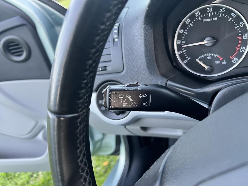 Škoda Octavia 1.6TDI 77KW,DIGIKLIMA,WEBASTO - fotka 37 z 45
