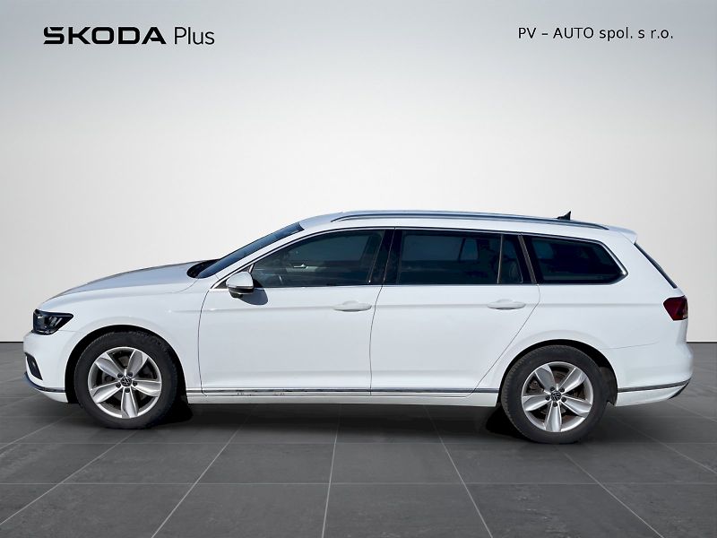 Volkswagen Passat (2021) 1.5 TSI 110 kW DSG Elegance Pl - fotka 3 z 31