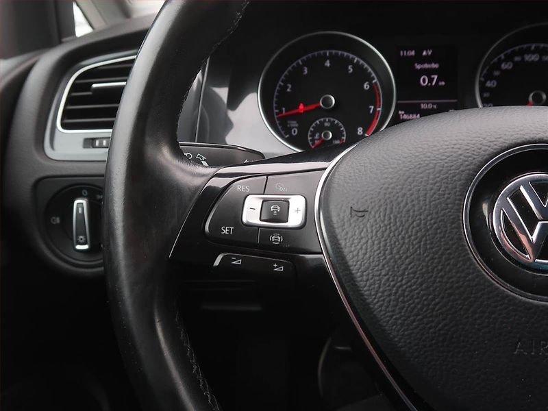 Volkswagen Golf (2020) Comfortline 1.5 TSI, Navi - fotka 16 z 17