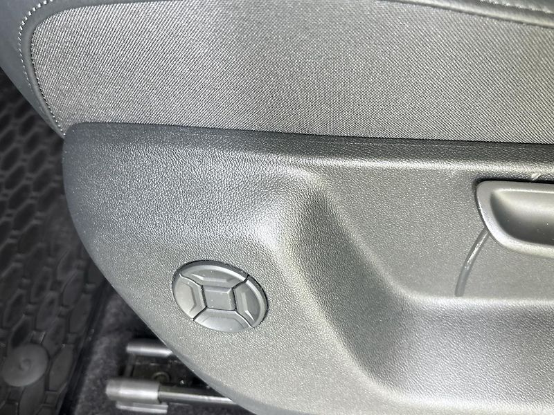Volkswagen Tiguan People DSG - fotka 28 z 31