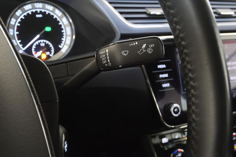 Škoda Superb - fotka 16 z 27