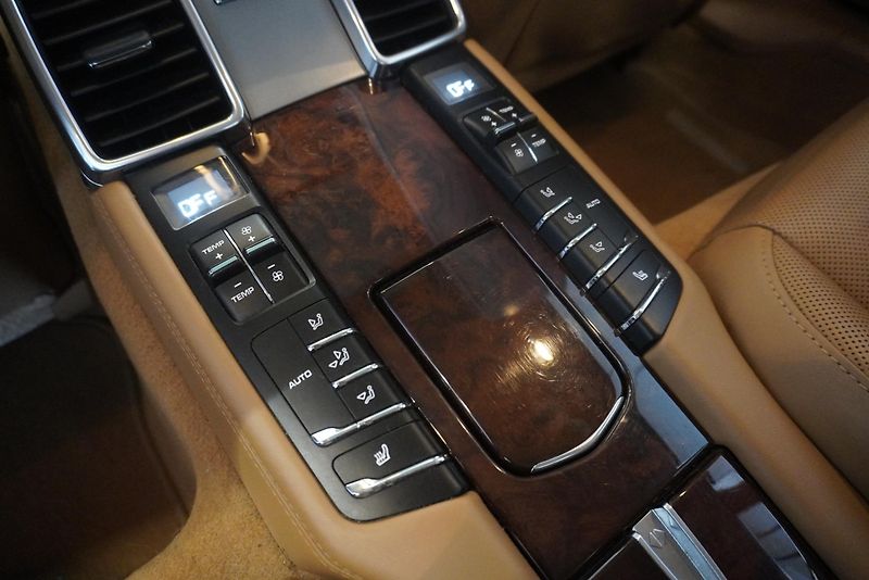 Porsche Panamera  4,8I V8 4WD PD - fotka 36 z 45