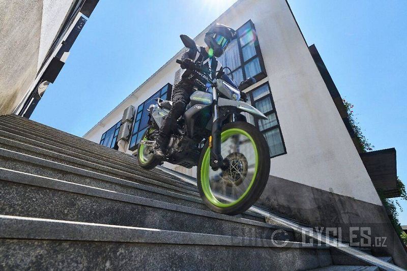 CFMOTO (2026) 250 Dual Sport - fotka 8 z 20