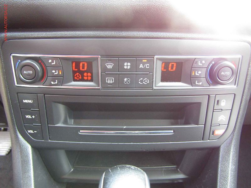 Citroën C5 (2016) 2.0 HDi, AT, bixen, kamera - fotka 14 z 17