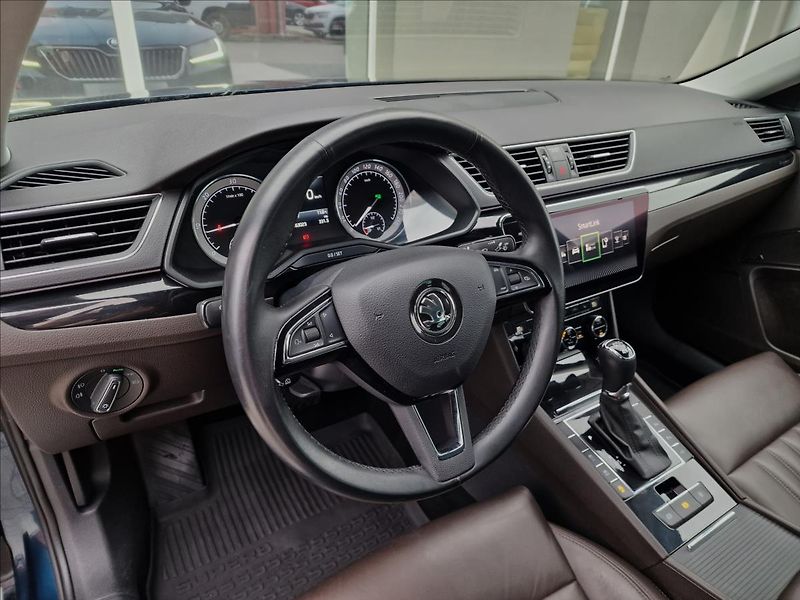 Škoda Superb 2.0TDI 140kW L&K 4x4 DSG, ČR - fotka 20 z 50