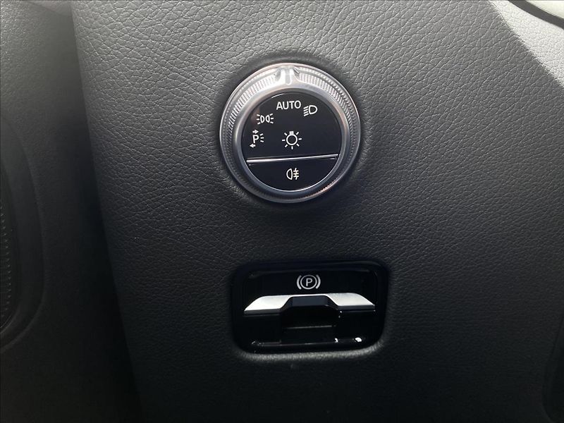 Mercedes-Benz GLC 300 de 4M kupé hybrid - fotka 16 z 29
