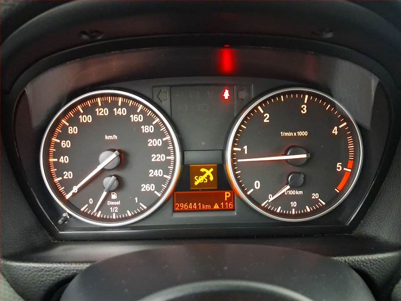 BMW Řada 3 (2008) M Paket 320 d, Automat - fotka 11 z 16
