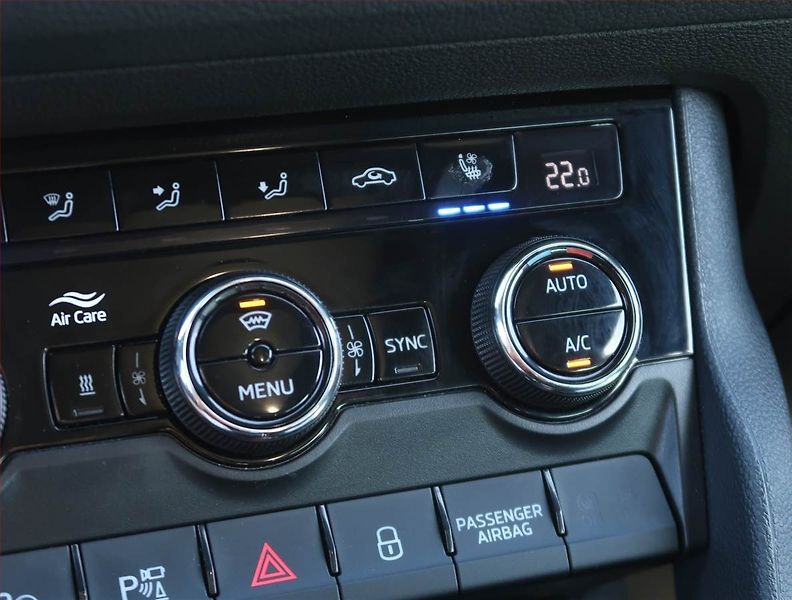 Škoda Kodiaq (2023) 2.0 TDI, 53TKM,Laurin,Matrix - fotka 17 z 24