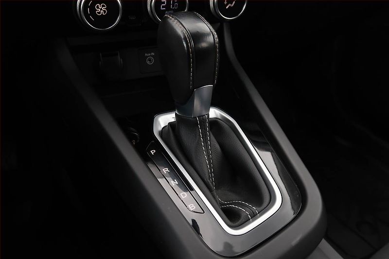 Renault Arkana (2021) Zen E-Tech, Automat, ČR,1.maj - fotka 13 z 20