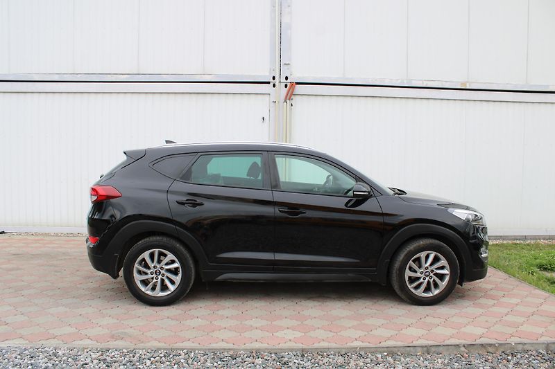 Hyundai Tucson 1,7 CRDi 104 kw - fotka 3 z 22
