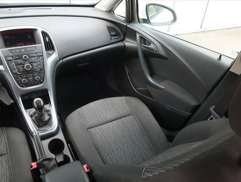 Opel Astra (2016) Enjoy 1.6 CDTI, Serv.kniha - fotka 8 z 15