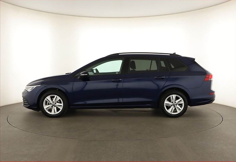 Volkswagen Golf (2023) Life 1.5 eTSI - fotka 3 z 15