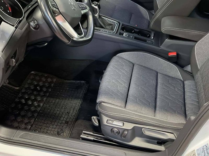 Volkswagen Passat (2022) Variant Business 1.5 TSI - fotka 14 z 20