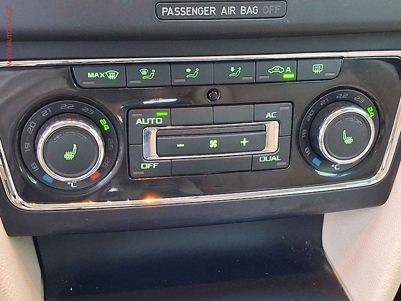 Škoda Superb (2012) 2.0TDi, DSG, bixenon - fotka 18 z 22