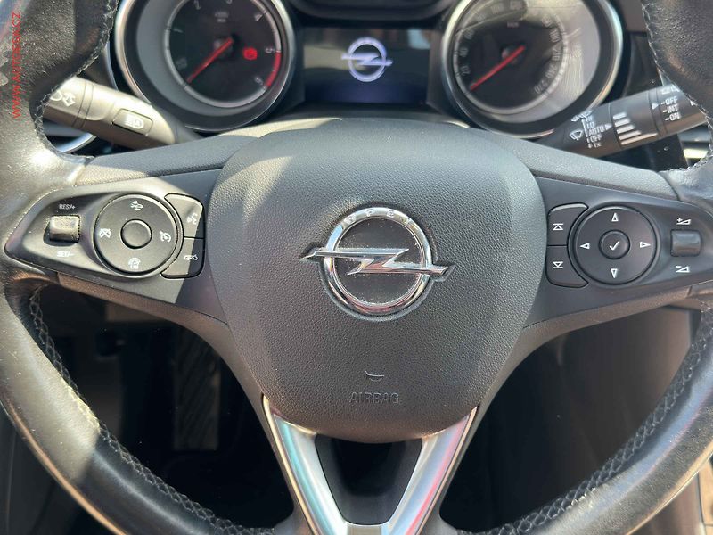 Opel Astra (2019) 1.6CDTi, Navi, bixenon - fotka 12 z 18