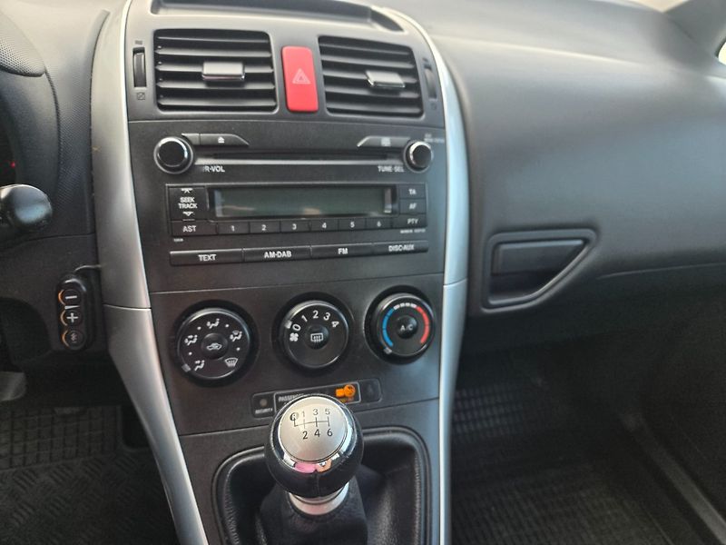 Toyota Auris (2012) 1.4 i Nová STK, 94tis.km - fotka 12 z 20