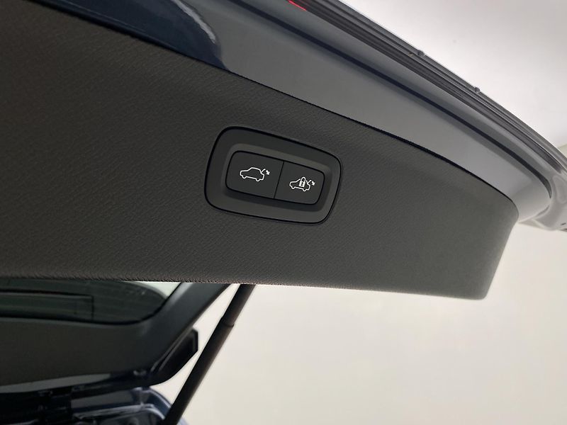 Volvo XC90 (2026) T8 AWD Plug-in CORE 7m - fotka 22 z 64