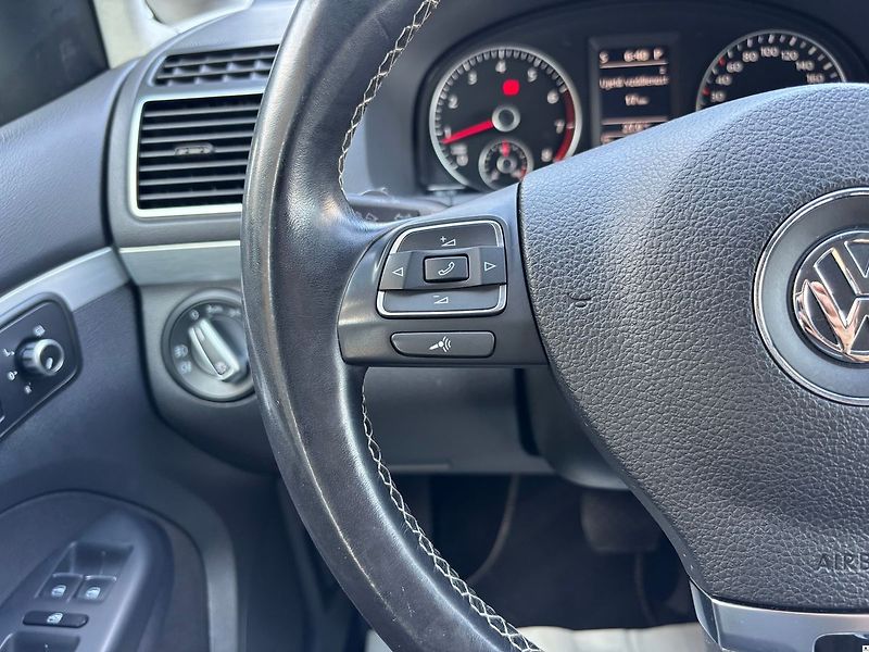 Volkswagen Touran 1.4TSI-103KW.DSG.7MÍST.ZÁRUKA - fotka 32 z 51