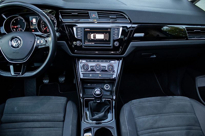 Volkswagen Touran 2.0 TDI, 110kW - fotka 16 z 45