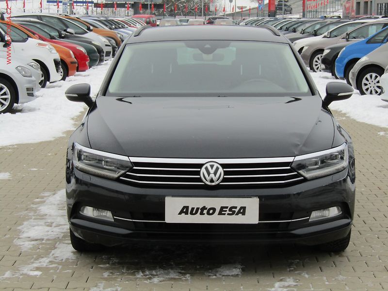 Volkswagen Passat (2015) 2.0TDi, Comfortline, DSG, LED - fotka 2 z 22