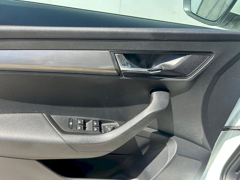 Škoda Karoq (2018) AMBITION TSI 1.5/110KW 6MP - fotka 19 z 28
