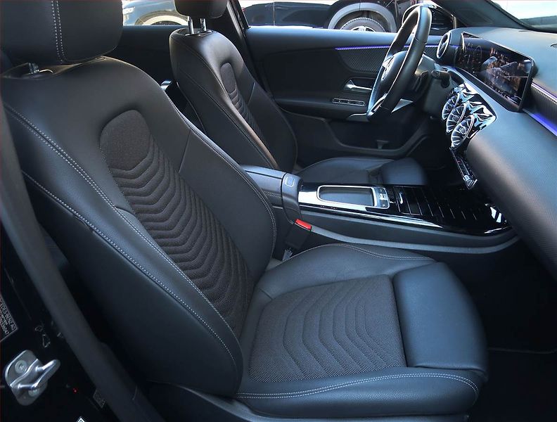 Mercedes-Benz Třídy A (2024) A 200 d - fotka 9 z 17