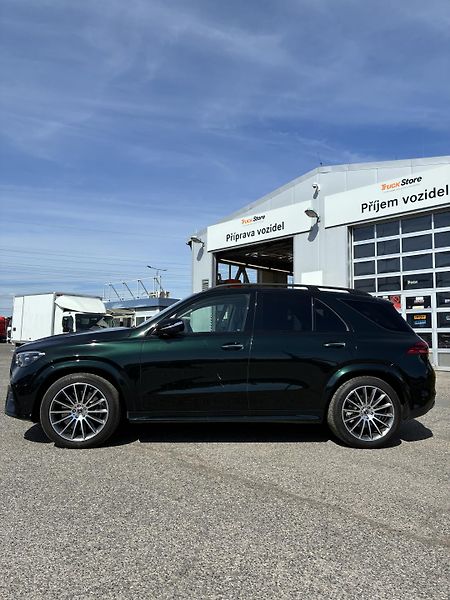 Mercedes-Benz GLE (2024) 450d 4MATIC - fotka 5 z 17