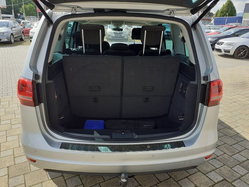 Volkswagen Sharan (2017) 2.0 TDI 4X4 DSG 7 MÍST. - fotka 27 z 48