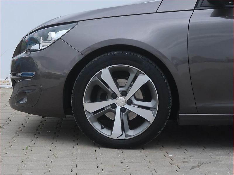 Peugeot 308 (2015) 1.6 e-HDi, Tempomat - fotka 14 z 15