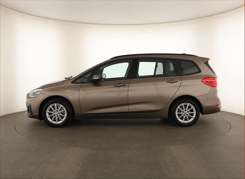BMW Řada 2 (2020) 218i Gran Tourer, Serv.kniha - fotka 3 z 15