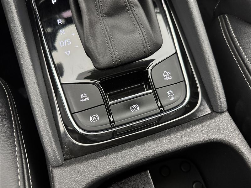 Škoda Kodiaq 2,0 DSG 4X4 CANTON ACC 360° - fotka 33 z 47