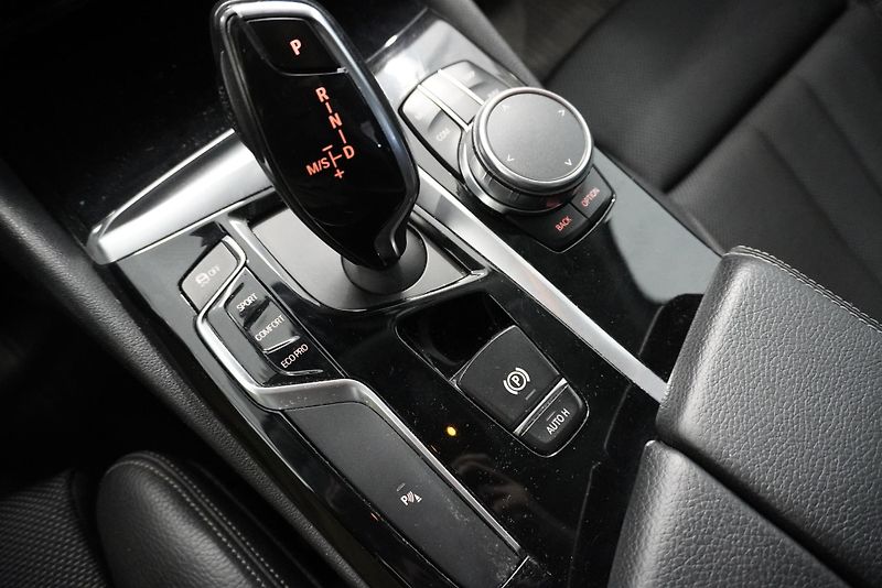 BMW Řada 5 530 D SPORTLINE AUTOMAT - fotka 14 z 28