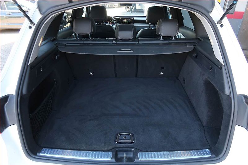 Mercedes-Benz GLC (2019) 300 d 4MATIC - fotka 14 z 20