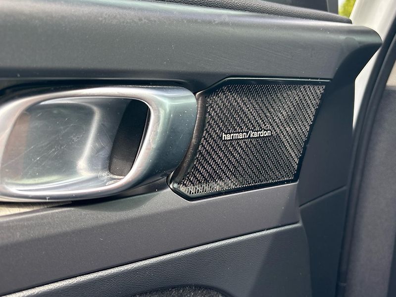 Volvo XC40 (2018) T4 Drive-E Inscription FWD Aut - fotka 25 z 26