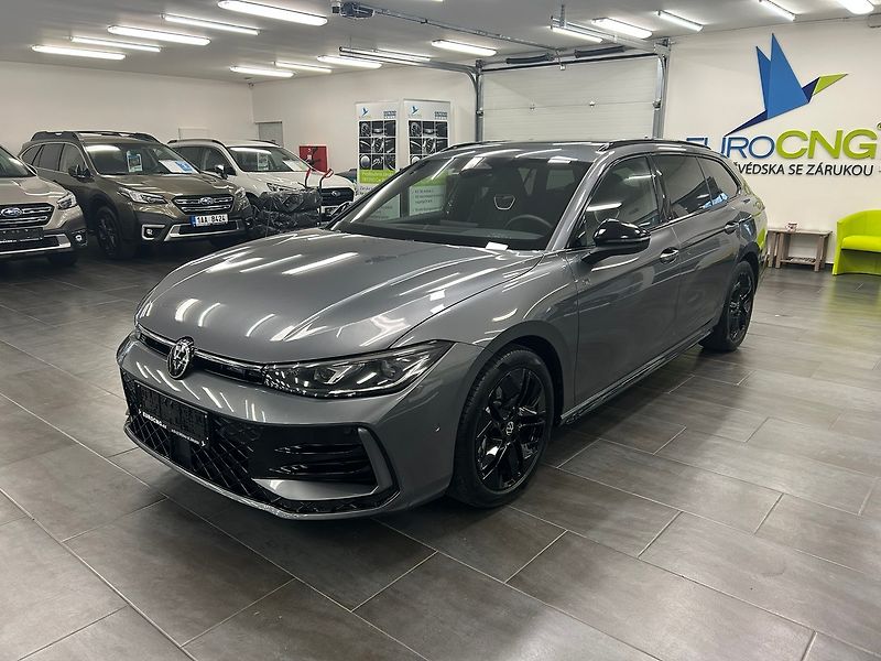 Volkswagen Passat (2025) R-Line Black 142kW DSG 4WD | Z - fotka 4 z 65